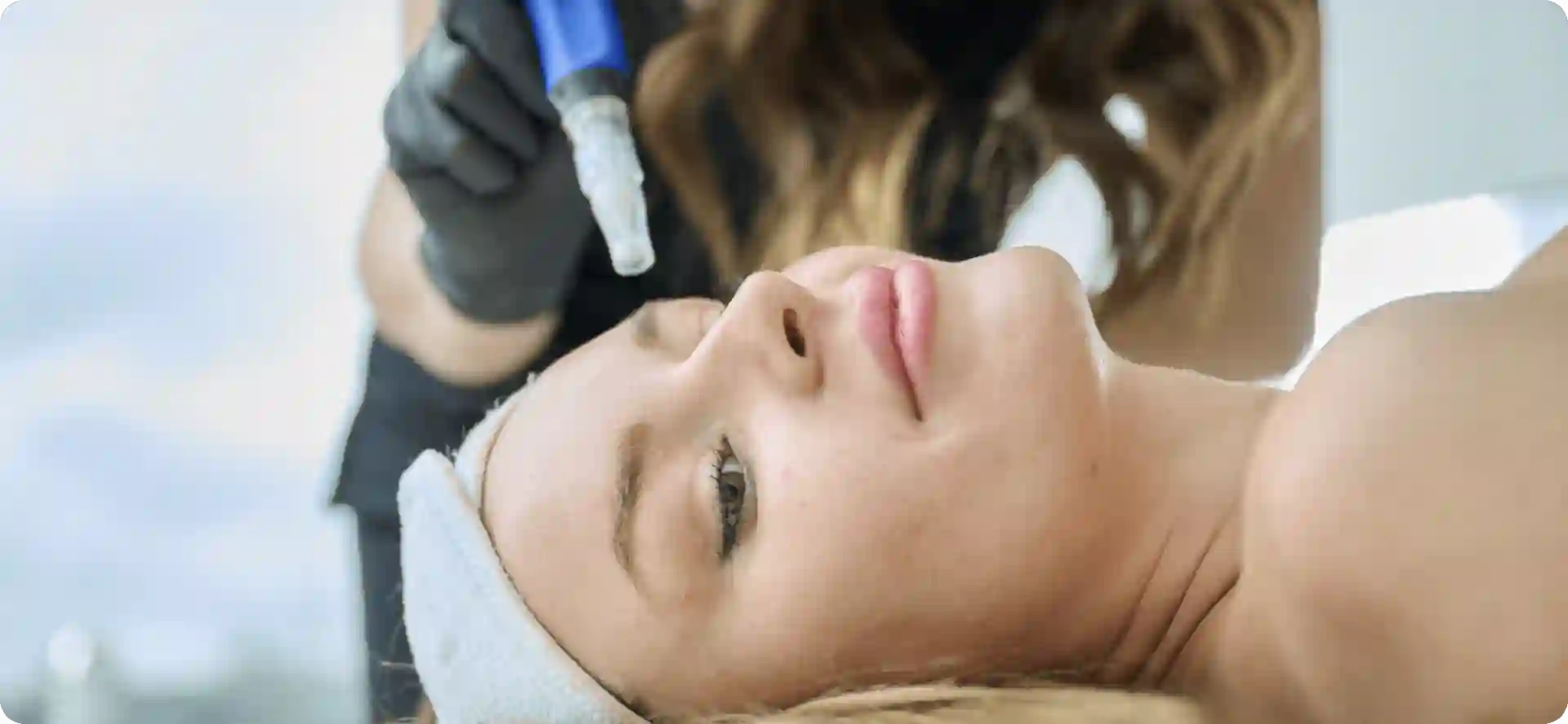 How Do Microneedles Trigger New Collagen and Elastin in Loose Skin Wembley?